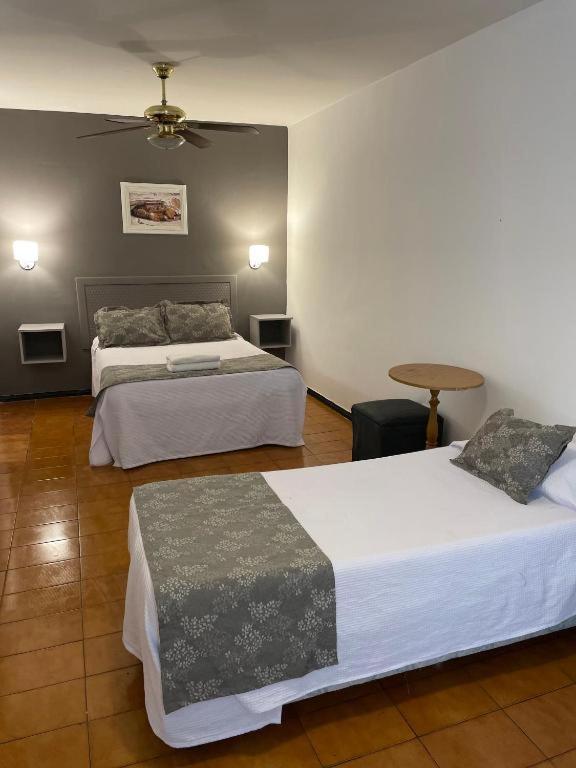 מנדוזה Piazza Suites 3 מראה חיצוני תמונה